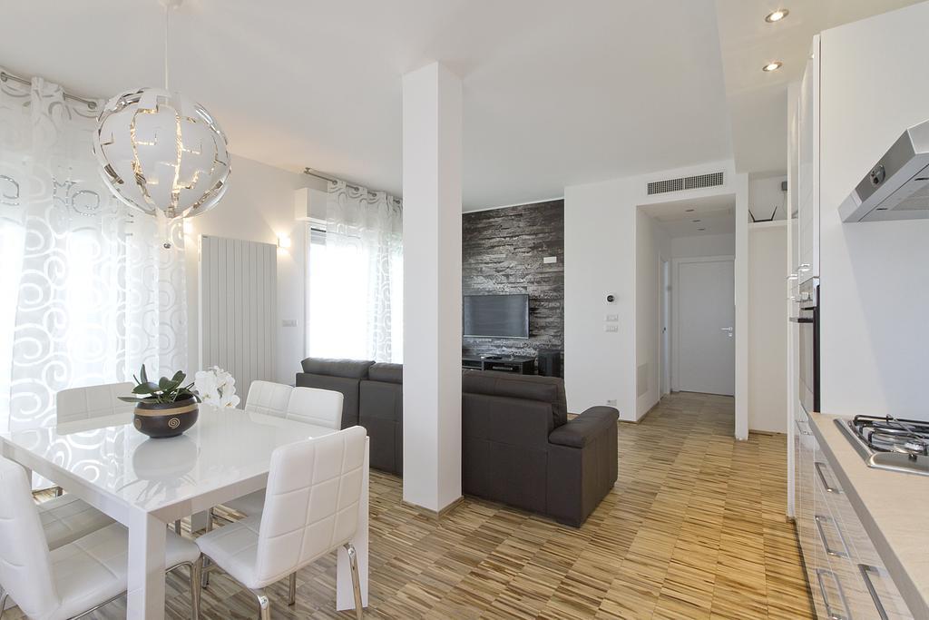 Апартаменты Attico Stema Luxury Мизано-Адриатико Экстерьер фото